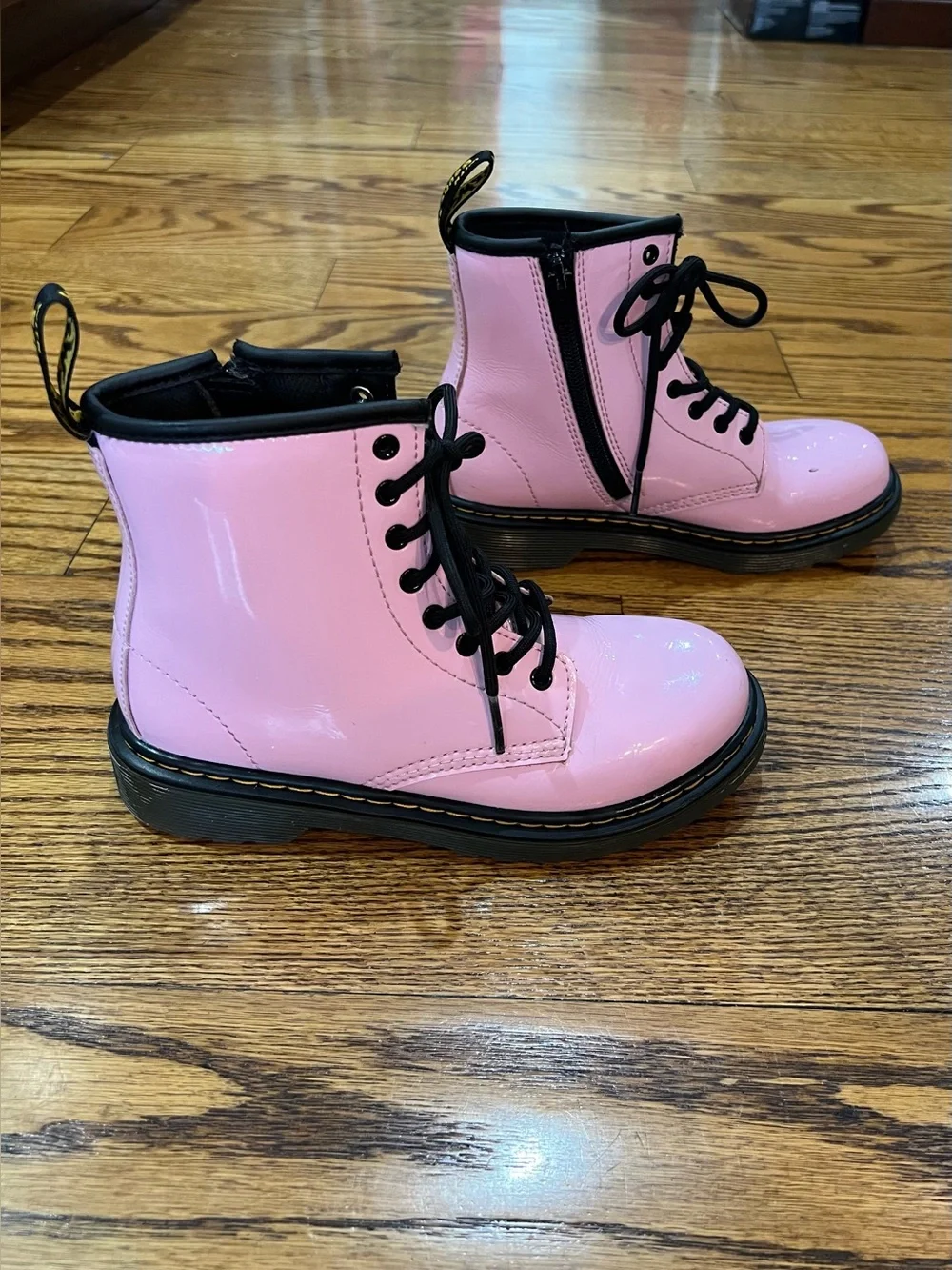 Dr. Martens Kids  1460 Patent Leather Boots Sz 2 Pale Pink Airwalk Combat Boots